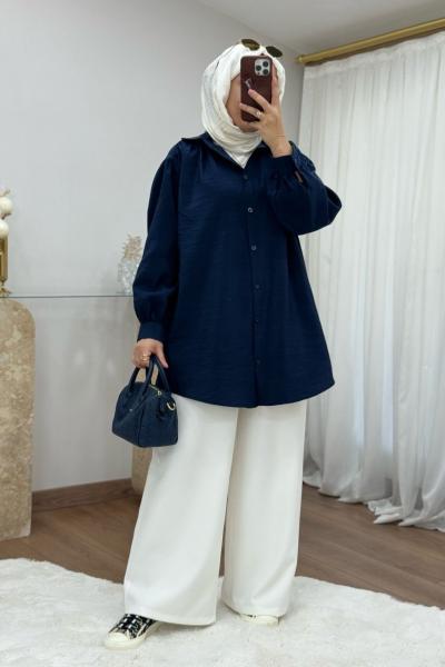 Larissa Tunik  Lacivert