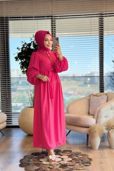 1412 Şifon Zikzak Desenli Patı Taşlı Elbise Fuşya