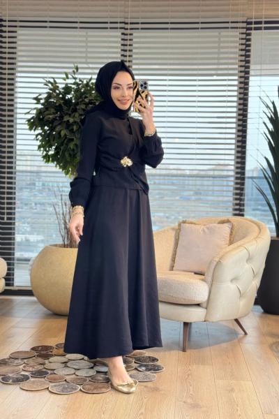 22823 Önü Parça Ve Broşlu Takım Siyah