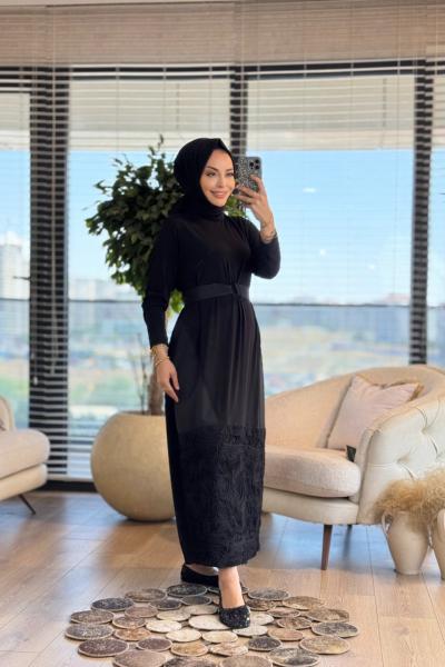 25113 Etek Ucu Nakışlı Elbise Siyah