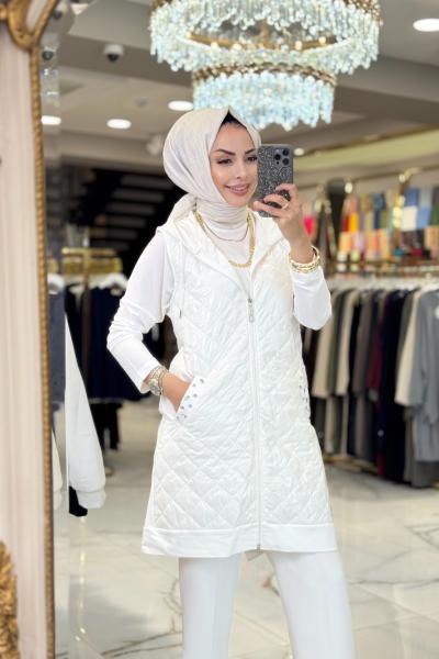 3056 Cebi Taşlı Önü Kapitone Kapşonlu Yelek Ekru