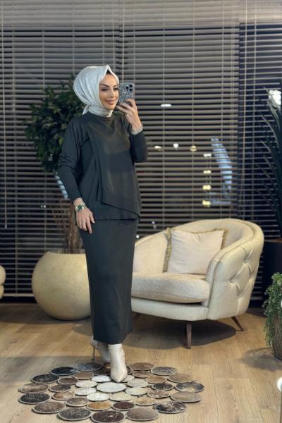 3561 Ön Parçalı Broşlu Triko Etekli Takım Haki