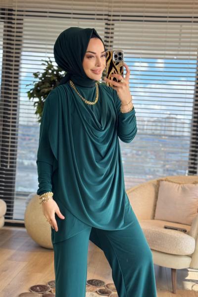 4201 Omzu Pileli Önü Dökümlü Sandy Takım Zümrüt