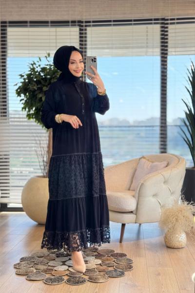470 Önü Pullu Piliseli Elbise Siyah