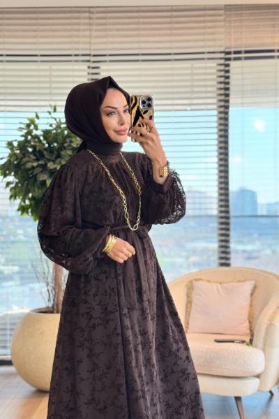 816 Şifon Üstü Kadife Kabartmalı Elbise Kahve