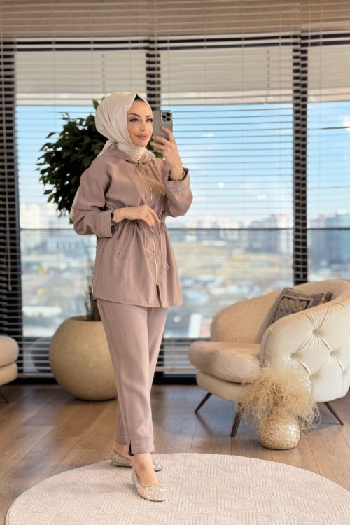 8490 Kapş.Manşet Ve Paça Dikişli Fermuarlı Takım Camel