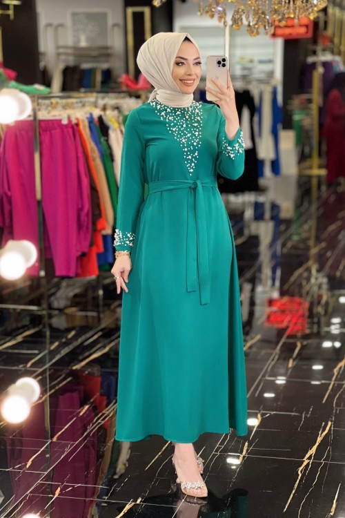 9875 Yaka Ve Kolu İncili Elbise Zümrüt