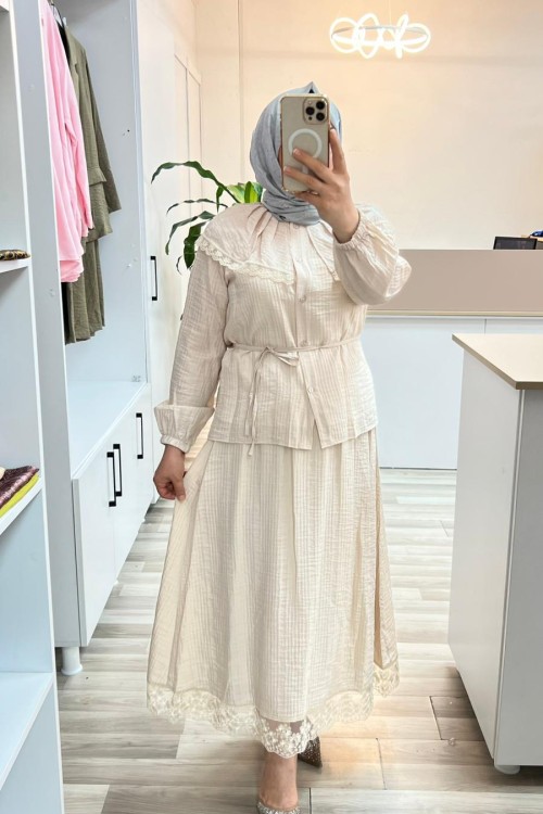 Dantel Detaylı Prenses Etekli Takım-Ekru